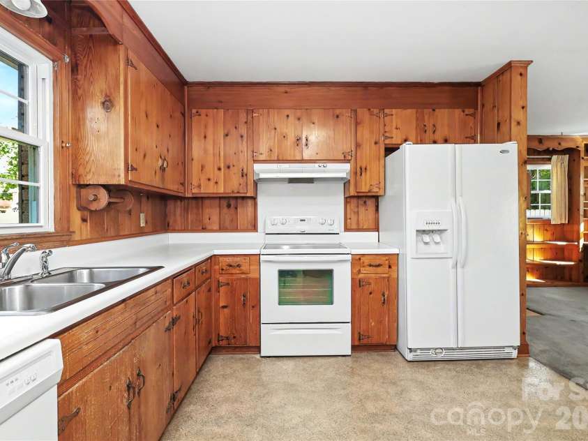 7331 Briardale Drive, Charlotte, NC 28212.  MLS# CAR4427666, YatesRealty ID 53284. 