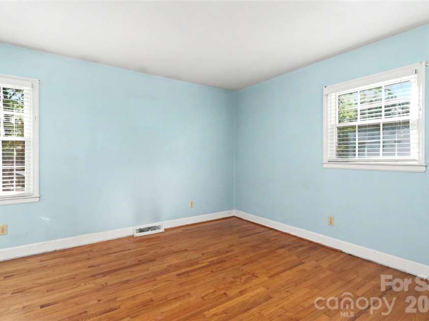 7331 Briardale Drive, Charlotte, NC 28212.  MLS# CAR4427666, YatesRealty ID 53284. 