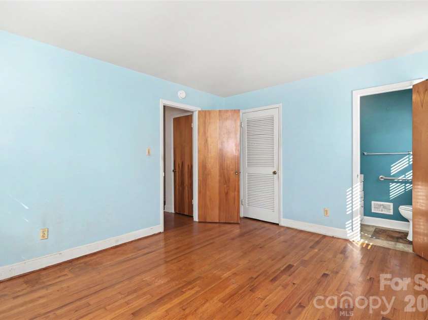 7331 Briardale Drive, Charlotte, NC 28212.  MLS# CAR4427666, YatesRealty ID 53284. 