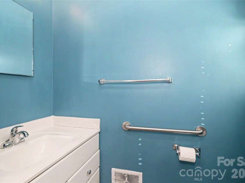 7331 Briardale Drive, Charlotte, NC 28212.  MLS# CAR4427666, YatesRealty ID 53284. 