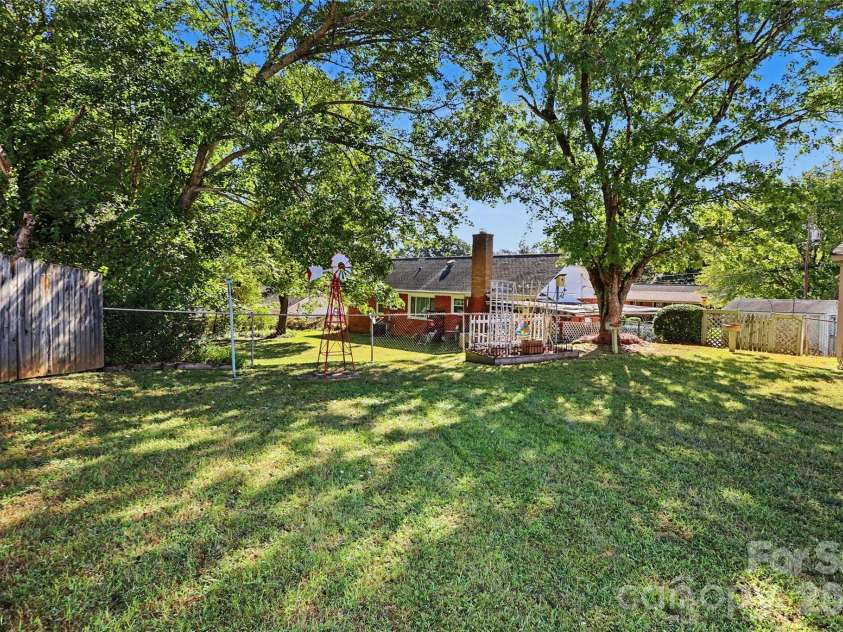 7331 Briardale Drive, Charlotte, NC 28212.  MLS# CAR4427666, YatesRealty ID 53284. 