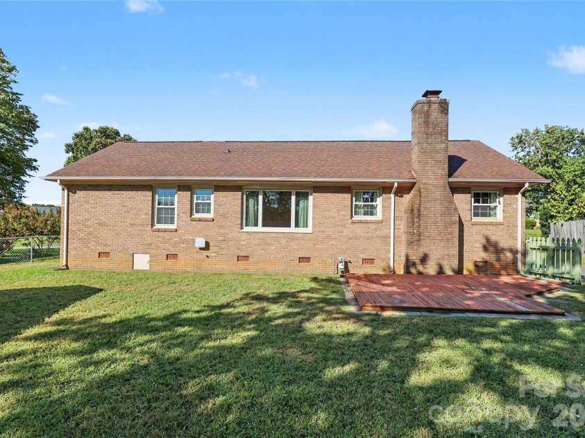 7331 Briardale Drive, Charlotte, NC 28212.  MLS# CAR4427666, YatesRealty ID 53284. 