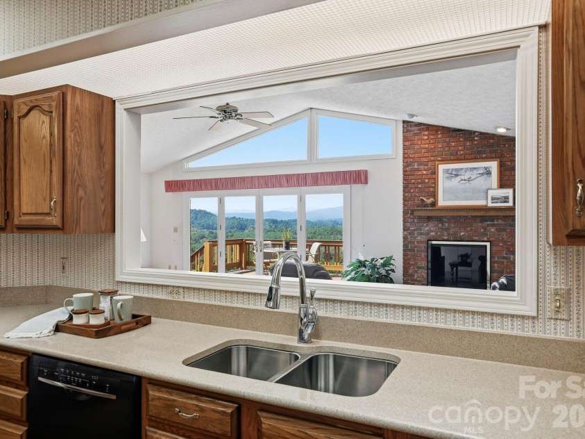 244 Mountain Valley Drive, Hendersonville, NC 28739.  MLS# CAR4425255, YatesRealty ID 53285. 
