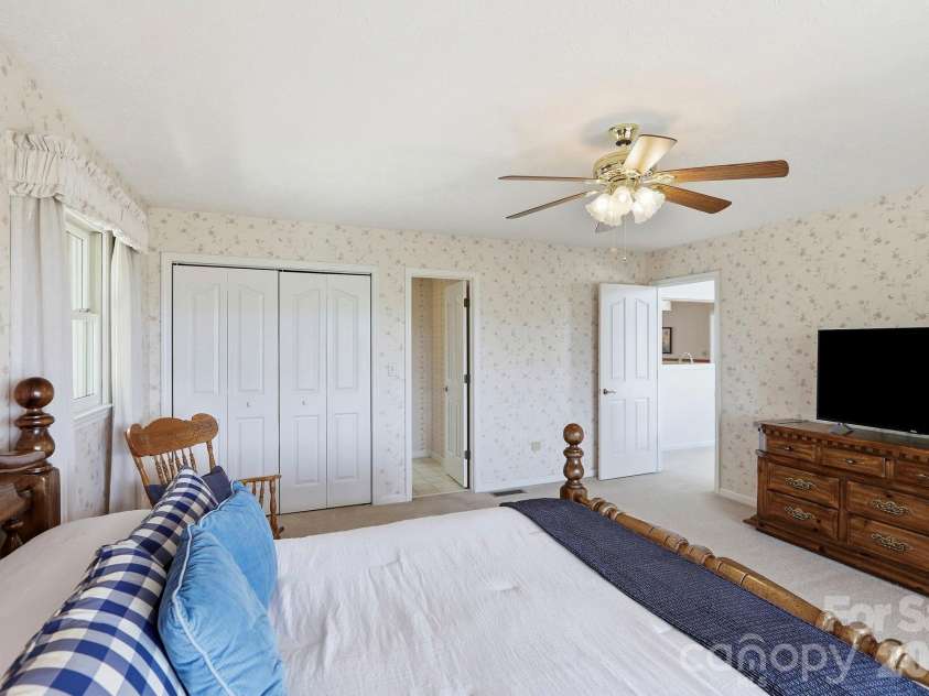 244 Mountain Valley Drive, Hendersonville, NC 28739.  MLS# CAR4425255, YatesRealty ID 53285. 