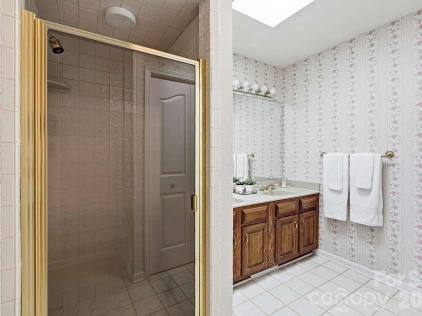 244 Mountain Valley Drive, Hendersonville, NC 28739.  MLS# CAR4425255, YatesRealty ID 53285. 