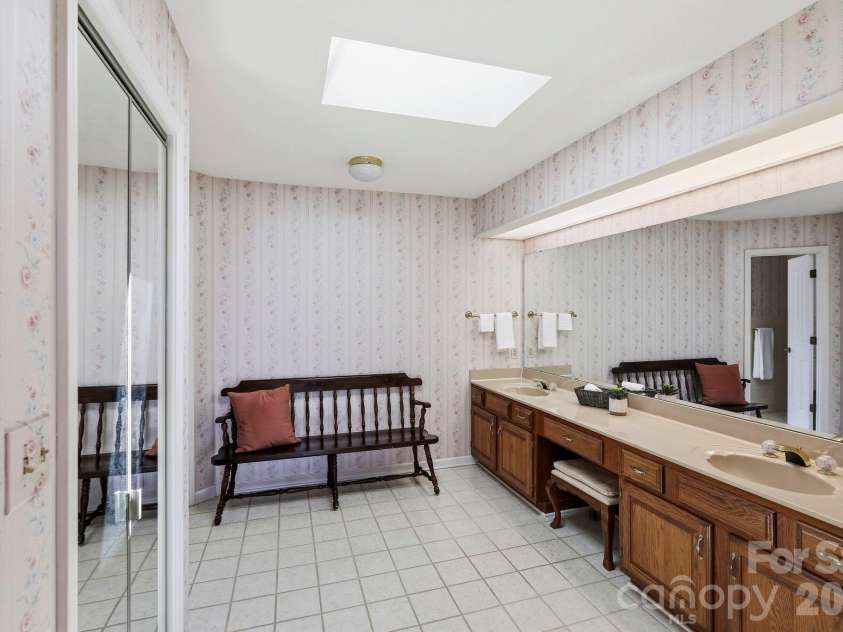 244 Mountain Valley Drive, Hendersonville, NC 28739.  MLS# CAR4425255, YatesRealty ID 53285. 