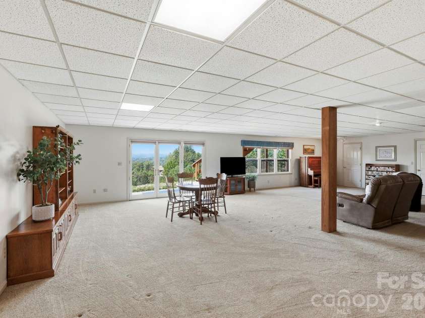 244 Mountain Valley Drive, Hendersonville, NC 28739.  MLS# CAR4425255, YatesRealty ID 53285. 