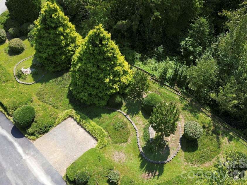 244 Mountain Valley Drive, Hendersonville, NC 28739.  MLS# CAR4425255, YatesRealty ID 53285. 