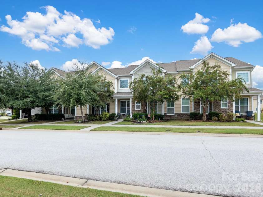 859 Pennington Drive, Lancaster, SC 29720.  MLS# CAR4427835, YatesRealty ID 53286. 