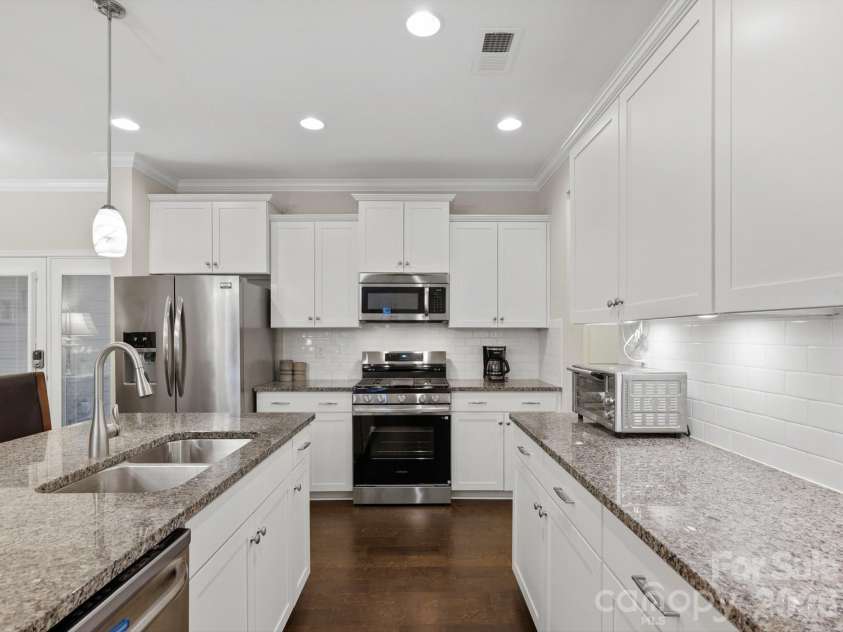 859 Pennington Drive, Lancaster, SC 29720.  MLS# CAR4427835, YatesRealty ID 53286. 
