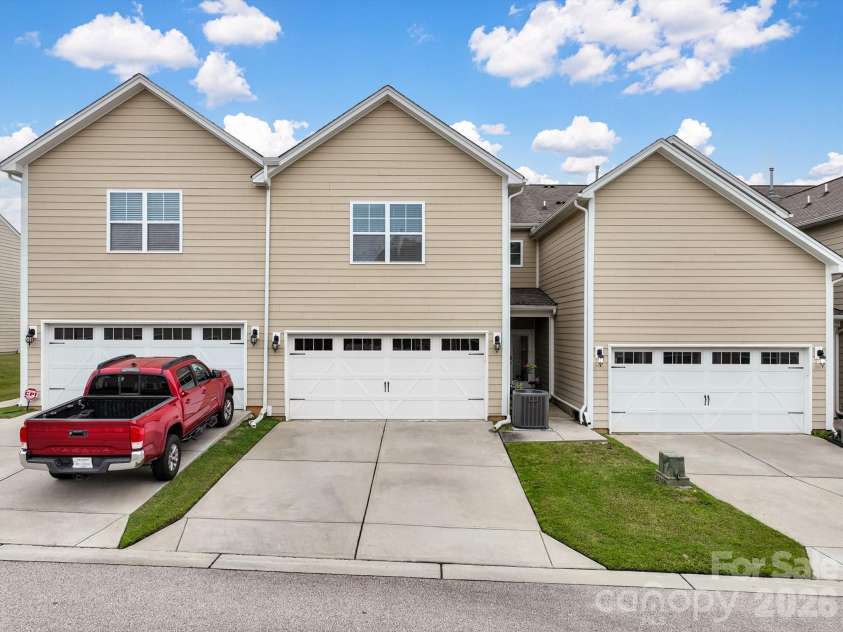 859 Pennington Drive, Lancaster, SC 29720.  MLS# CAR4427835, YatesRealty ID 53286. 