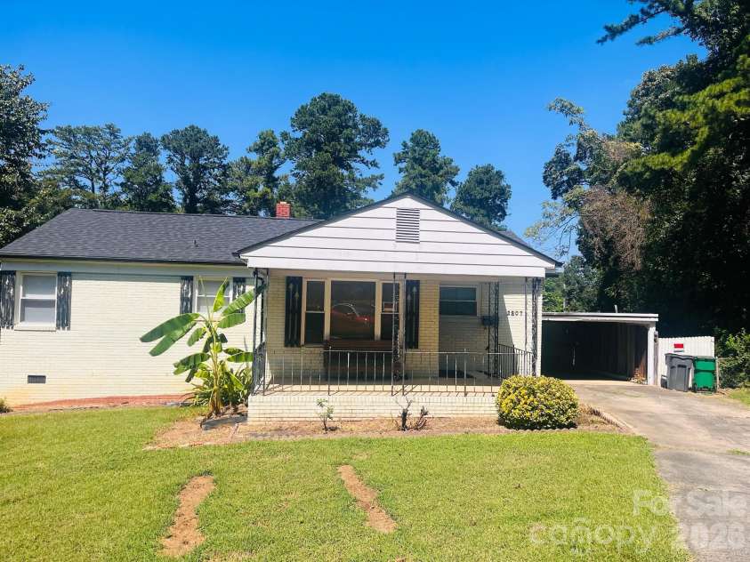 2507 Elkwood Circle, Charlotte, NC 28205.  MLS# CAR4428745, YatesRealty ID 53287. 