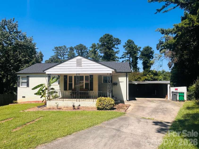 2507 Elkwood Circle, Charlotte, NC 28205.  MLS# CAR4428745, YatesRealty ID 53287. 