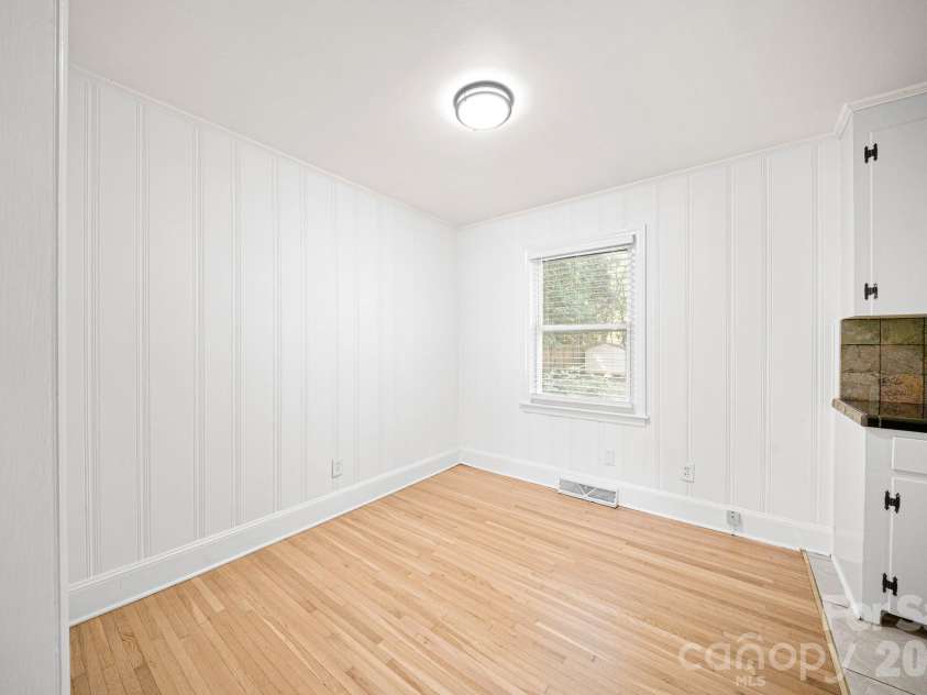 1914 Kilborne Drive, Charlotte, NC 28205.  MLS# CAR4428533, YatesRealty ID 53289. 
