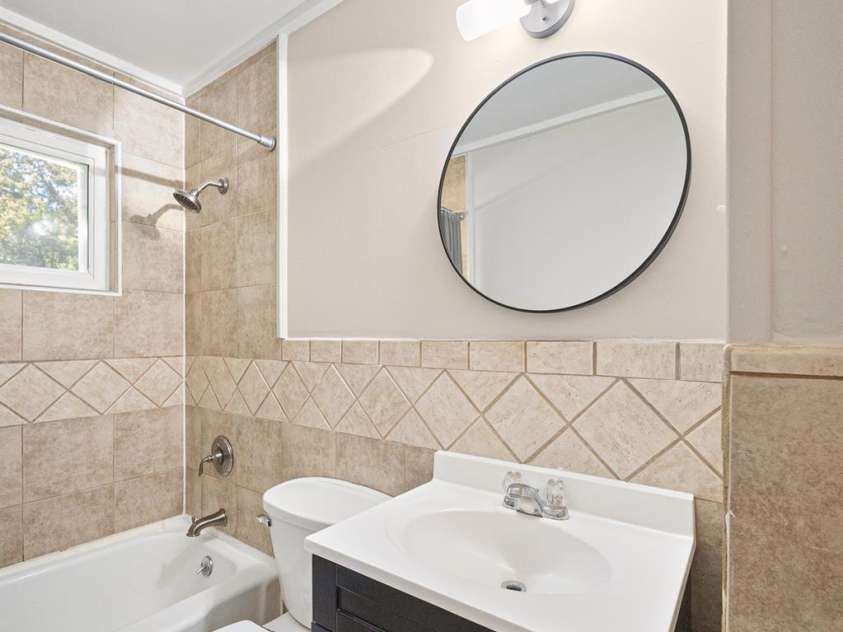 1914 Kilborne Drive, Charlotte, NC 28205.  MLS# CAR4428533, YatesRealty ID 53289. 