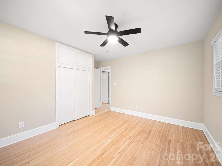 1914 Kilborne Drive, Charlotte, NC 28205.  MLS# CAR4428533, YatesRealty ID 53289. 