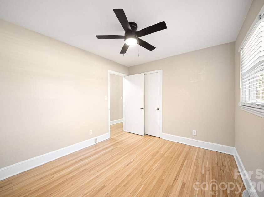 1914 Kilborne Drive, Charlotte, NC 28205.  MLS# CAR4428533, YatesRealty ID 53289. 