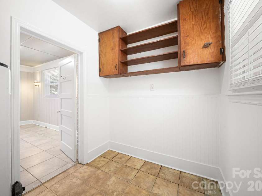 1914 Kilborne Drive, Charlotte, NC 28205.  MLS# CAR4428533, YatesRealty ID 53289. 