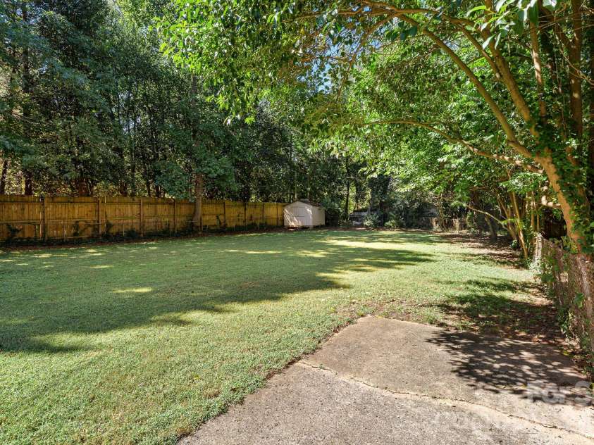 1914 Kilborne Drive, Charlotte, NC 28205.  MLS# CAR4428533, YatesRealty ID 53289. 