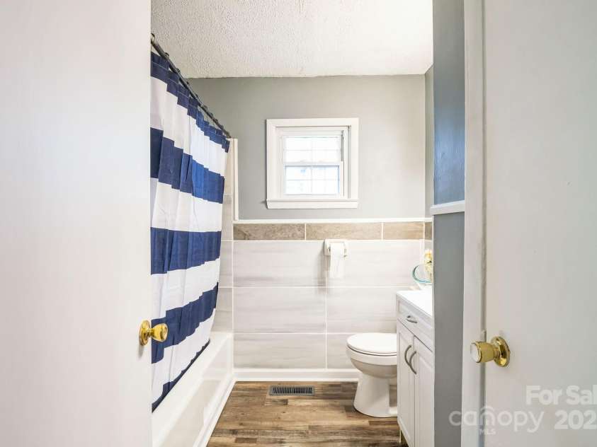 4926 Nc Highway 109 South, Mount Gilead, NC 27306.  MLS# CAR4214139, YatesRealty ID 5329. Full Bathroom