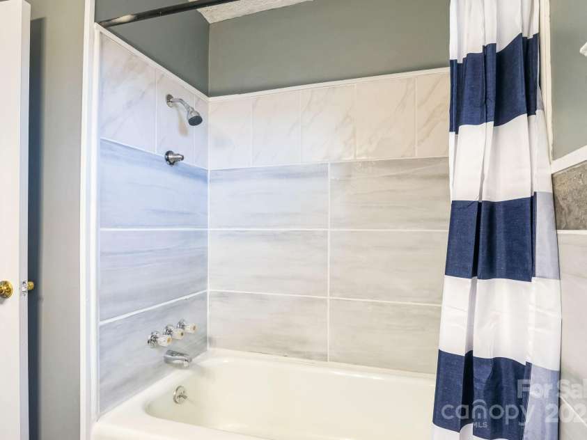 4926 Nc Highway 109 South, Mount Gilead, NC 27306.  MLS# CAR4214139, YatesRealty ID 5329. Full Bathroom