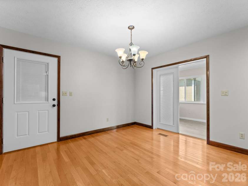 106 Mohican Trail, East Flat Rock, NC 28726.  MLS# CAR4427684, YatesRealty ID 53292. Dining Area