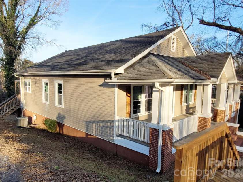 34 Fairview Avenue, Ware Shoals, SC 29692.  MLS# CAR4428854, YatesRealty ID 53296. 