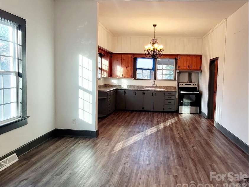 34 Fairview Avenue, Ware Shoals, SC 29692.  MLS# CAR4428854, YatesRealty ID 53296. 