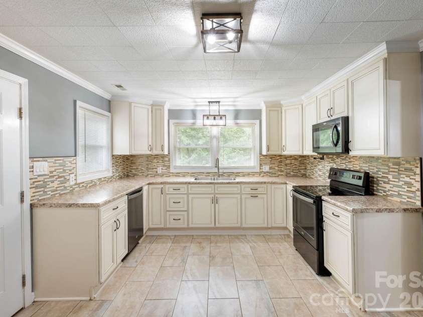 1180 Piney Ridge Road, Forest City, NC 28043.  MLS# CAR4427197, YatesRealty ID 53298. 