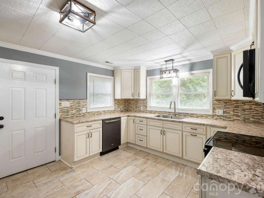 1180 Piney Ridge Road, Forest City, NC 28043.  MLS# CAR4427197, YatesRealty ID 53298. 