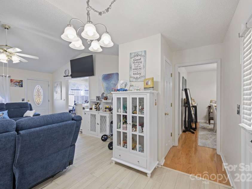 100 Lindsay Drive, Archdale, NC 27263.  MLS# CAR4326944, YatesRealty ID 533. 