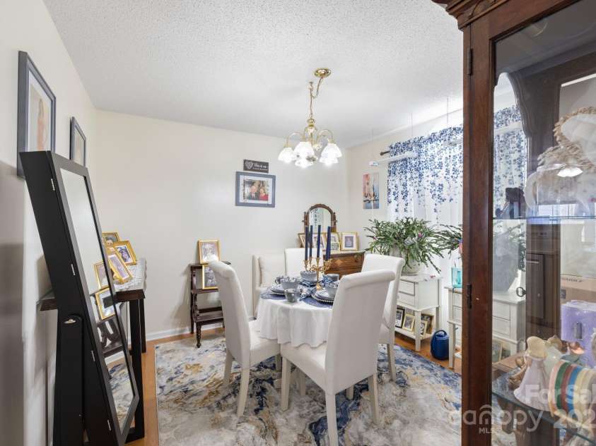 100 Lindsay Drive, Archdale, NC 27263.  MLS# CAR4326944, YatesRealty ID 533. 