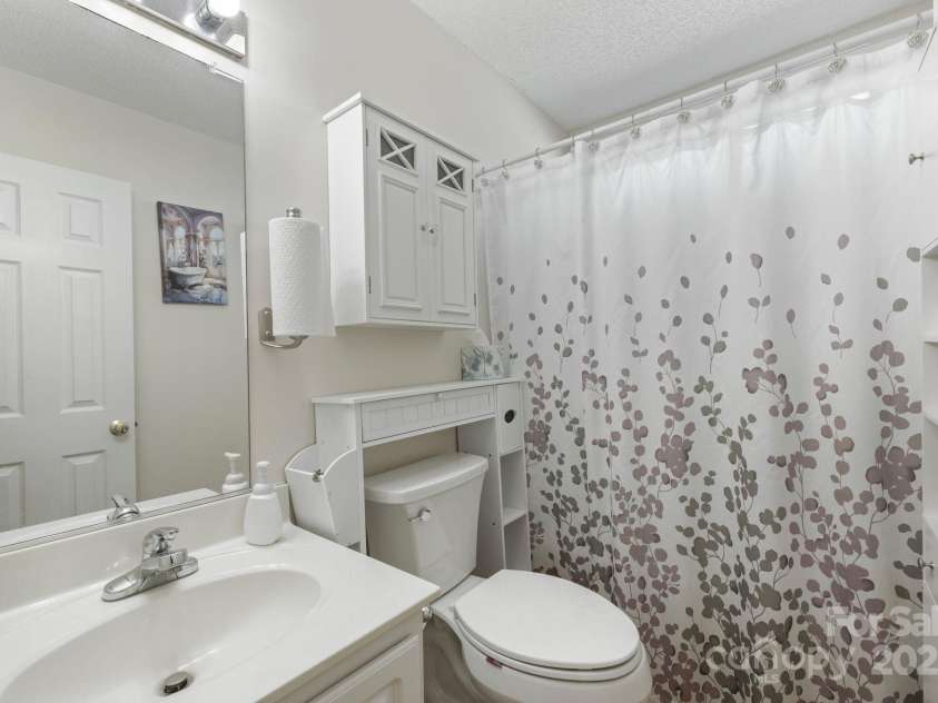 100 Lindsay Drive, Archdale, NC 27263.  MLS# CAR4326944, YatesRealty ID 533. 