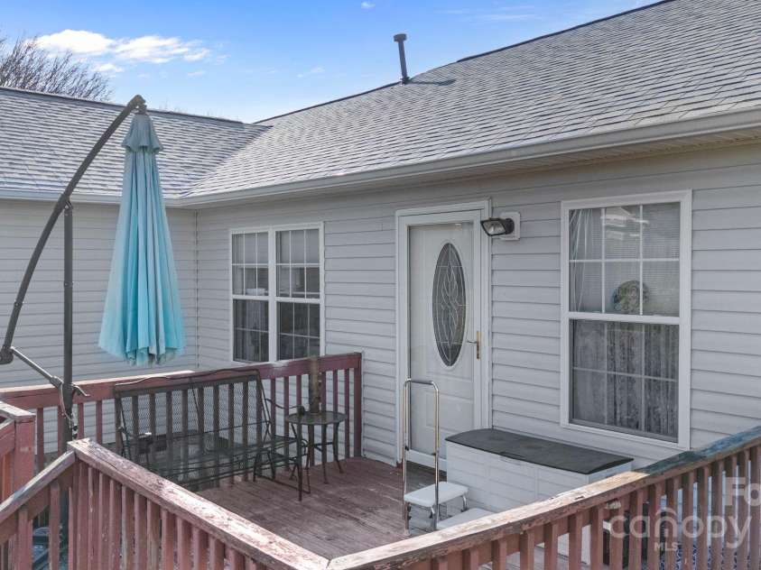 100 Lindsay Drive, Archdale, NC 27263.  MLS# CAR4326944, YatesRealty ID 533. 