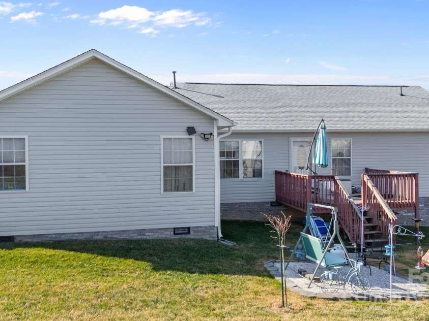 100 Lindsay Drive, Archdale, NC 27263.  MLS# CAR4326944, YatesRealty ID 533. 