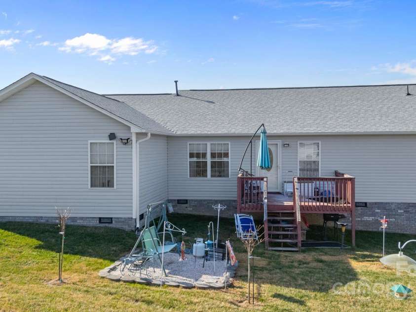 100 Lindsay Drive, Archdale, NC 27263.  MLS# CAR4326944, YatesRealty ID 533. 