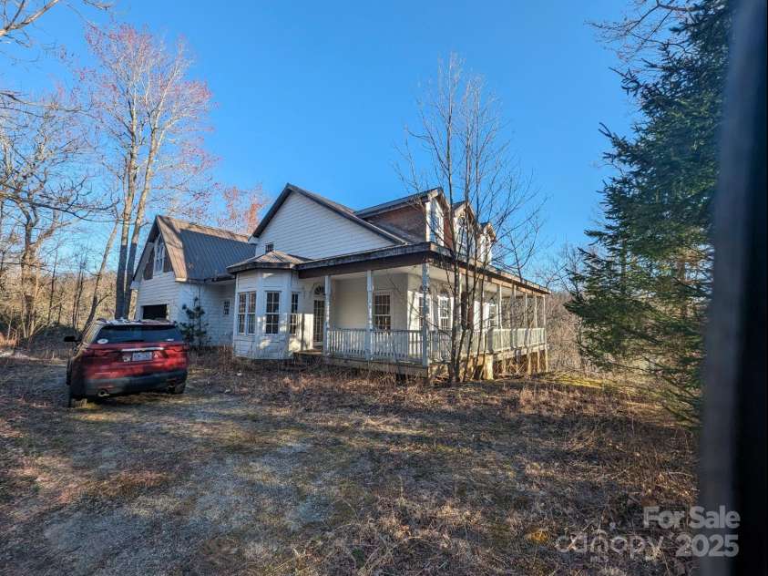 1605 Golden Road, Lake Toxaway, NC 28747.  MLS# CAR4179199, YatesRealty ID 533. 