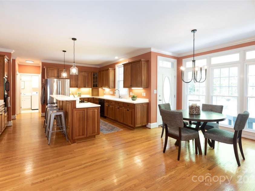 3010 Lakewood Edge Drive, Charlotte, NC 28269.  MLS# CAR4245199, YatesRealty ID 5330. 