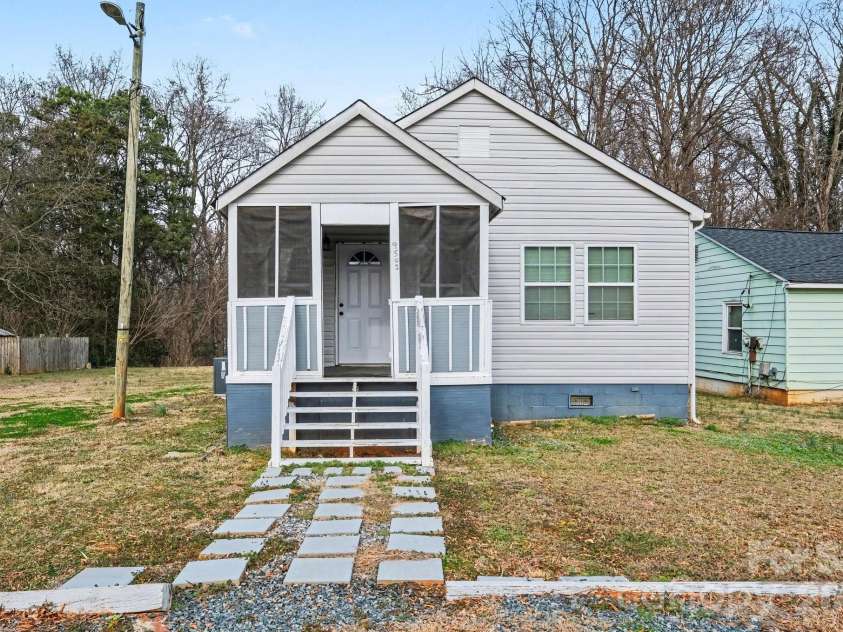 9501 Misenheimer Road, Charlotte, NC 28215.  MLS# CAR4316731, YatesRealty ID 5330. 
