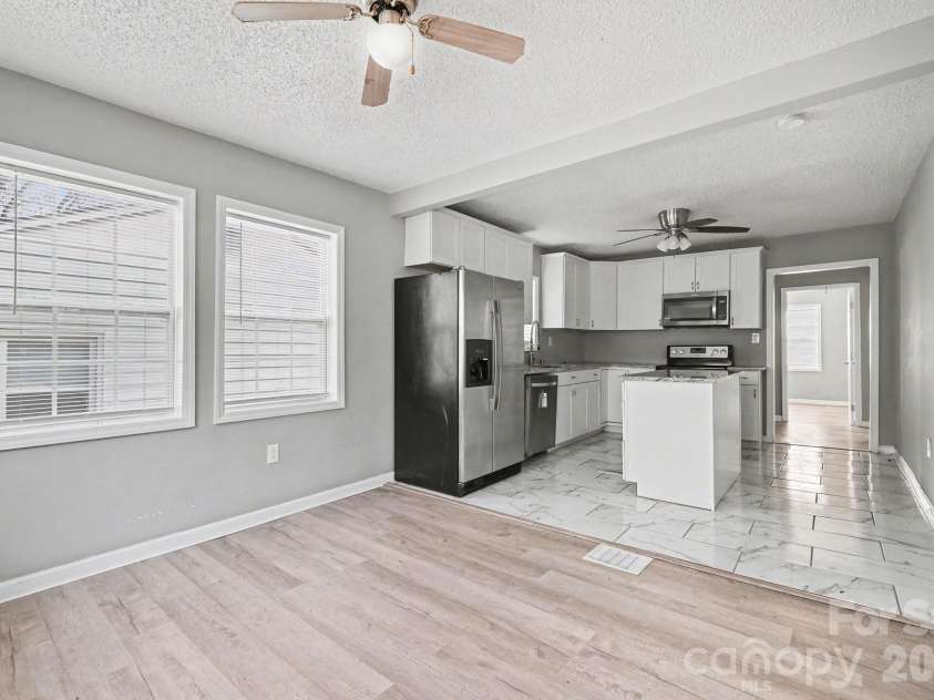 9501 Misenheimer Road, Charlotte, NC 28215.  MLS# CAR4316731, YatesRealty ID 5330. 