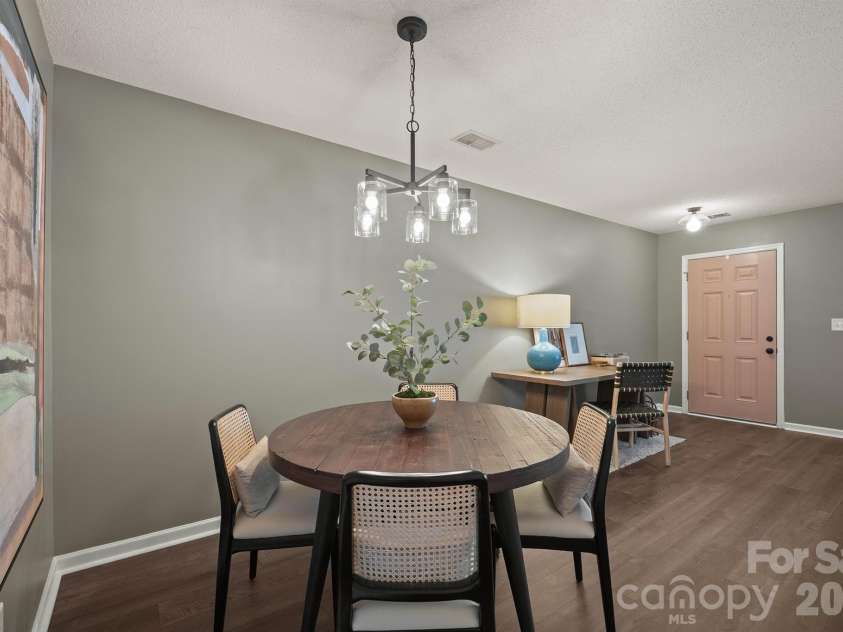109 Summerwood Drive, Mooresville, NC 28117.  MLS# CAR4426797, YatesRealty ID 53302. Dining area