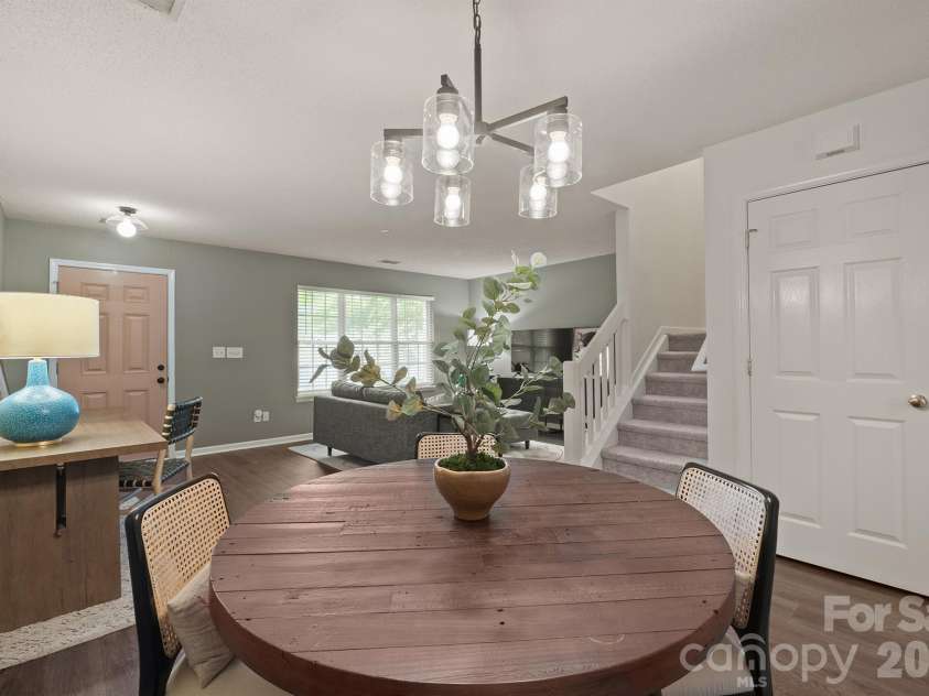 109 Summerwood Drive, Mooresville, NC 28117.  MLS# CAR4426797, YatesRealty ID 53302. Dining area