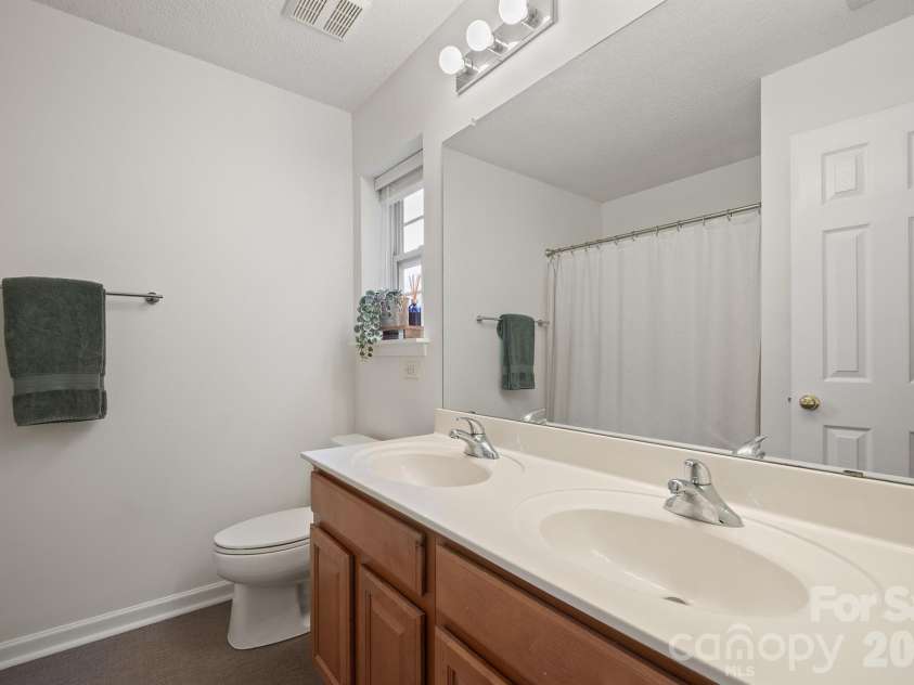 109 Summerwood Drive, Mooresville, NC 28117.  MLS# CAR4426797, YatesRealty ID 53302. Full bath #2