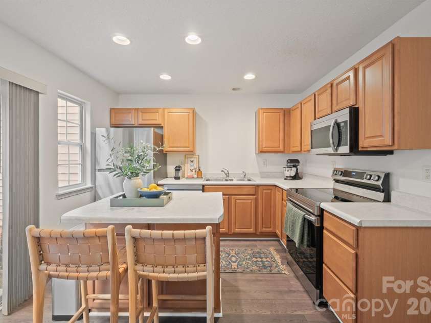 109 Summerwood Drive, Mooresville, NC 28117.  MLS# CAR4426797, YatesRealty ID 53302. Kitchen