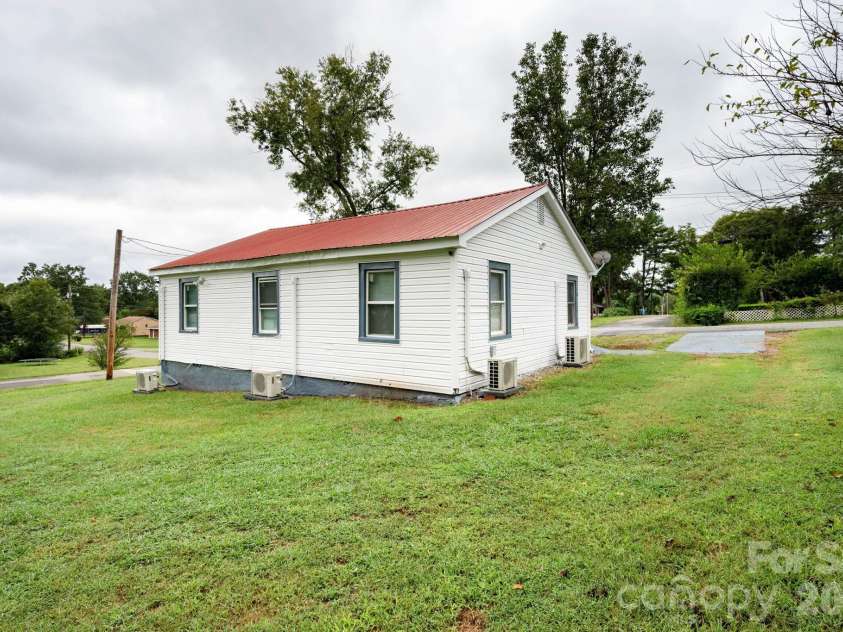 459 Harmon Street, Forest City, NC 28043.  MLS# CAR4427199, YatesRealty ID 53304. 