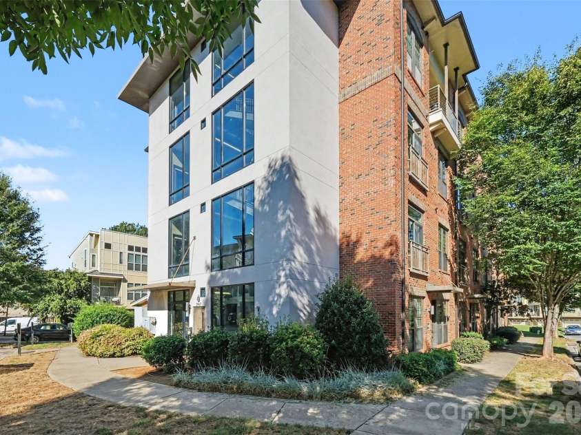 3259 Noda Boulevard, Charlotte, NC 28205.  MLS# CAR4428566, YatesRealty ID 53306. 