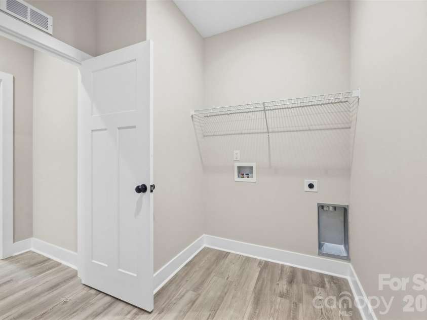 5866 Old Mocksville Road, Salisbury, NC 28144.  MLS# CAR4428505, YatesRealty ID 53308. 