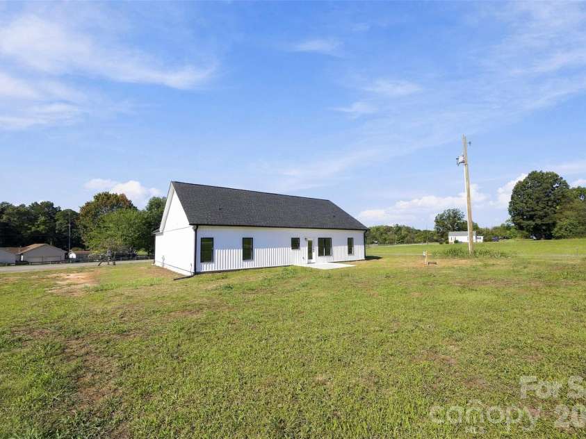 5866 Old Mocksville Road, Salisbury, NC 28144.  MLS# CAR4428505, YatesRealty ID 53308. 