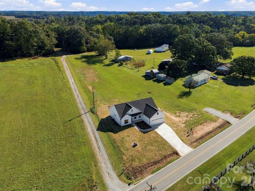 5866 Old Mocksville Road, Salisbury, NC 28144.  MLS# CAR4428505, YatesRealty ID 53308. 