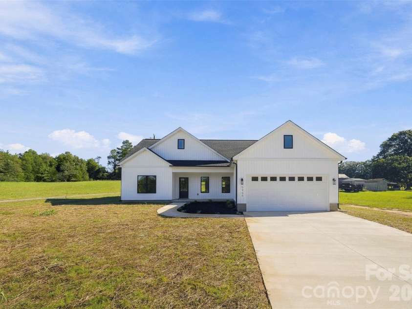 5866 Old Mocksville Road, Salisbury, NC 28144.  MLS# CAR4428505, YatesRealty ID 53308. 
